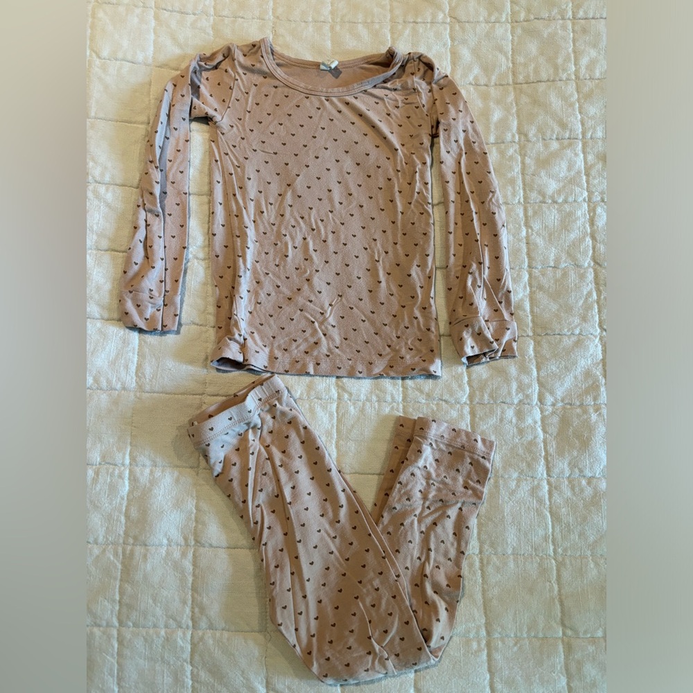 Quincy Mae girls bamboo pajama set - heart pattern, size 4-5 years